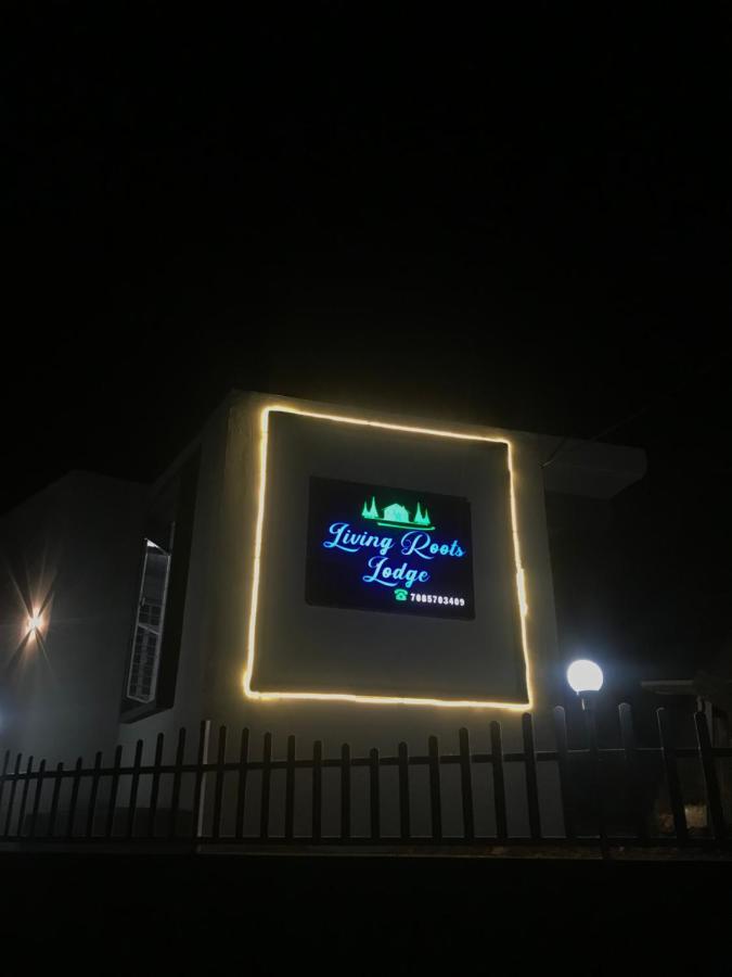 Living Roots Lodge 체라푼지 외부 사진