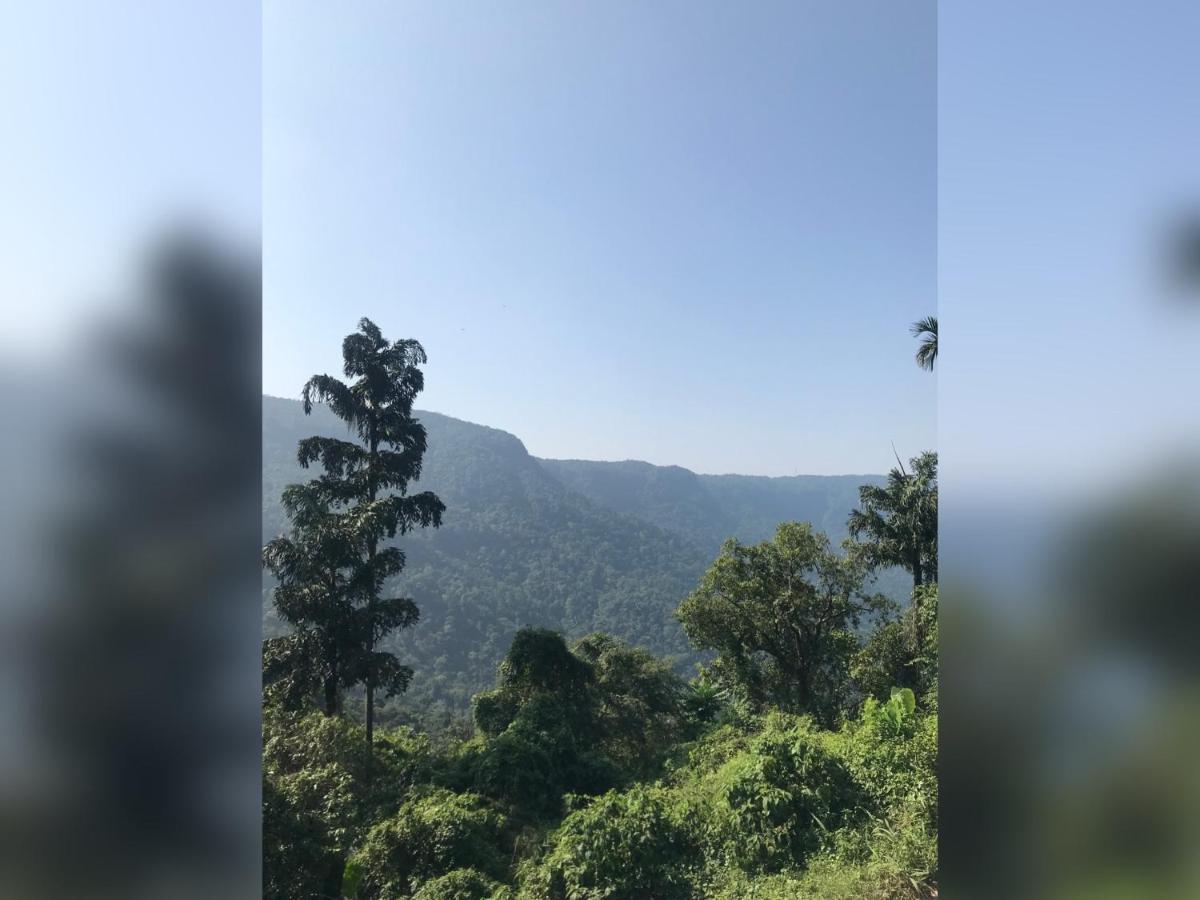 Living Roots Lodge 체라푼지 외부 사진